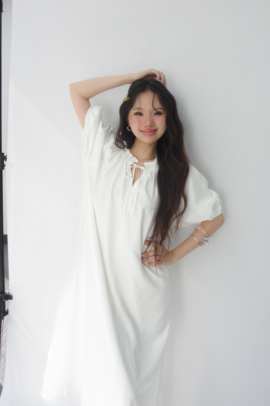Long dress with ruffle collar and bow tie - 0D0714 - White